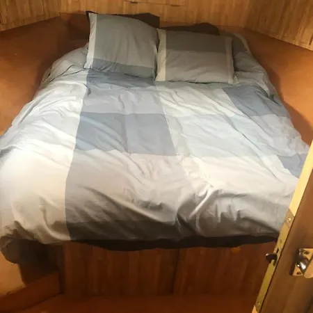 Bateau  tsilaosa au Coeur De Botel *