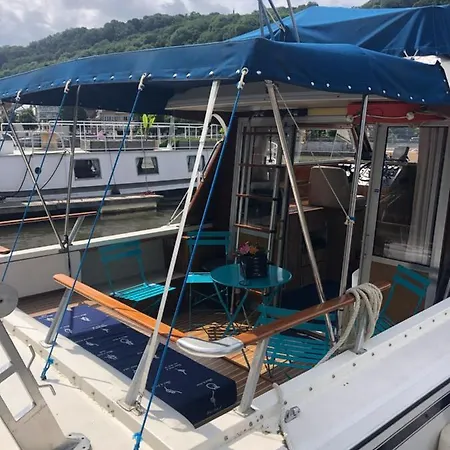 Bateau  tsilaosa au Coeur De Botel Namur